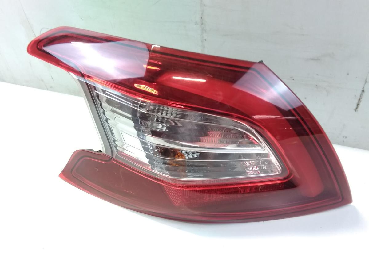 Peugeot 308 II original Rückleuchte Heckleuchte links teil-LED Bj.2015