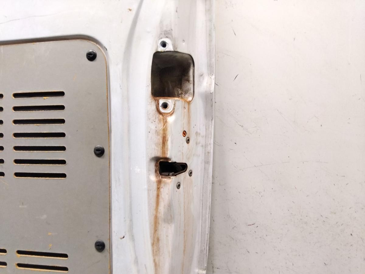 Mercedes Benz Vito 639 Schiebet&uuml;r rechts besch&auml;digt mit Scheibe Bj.2004