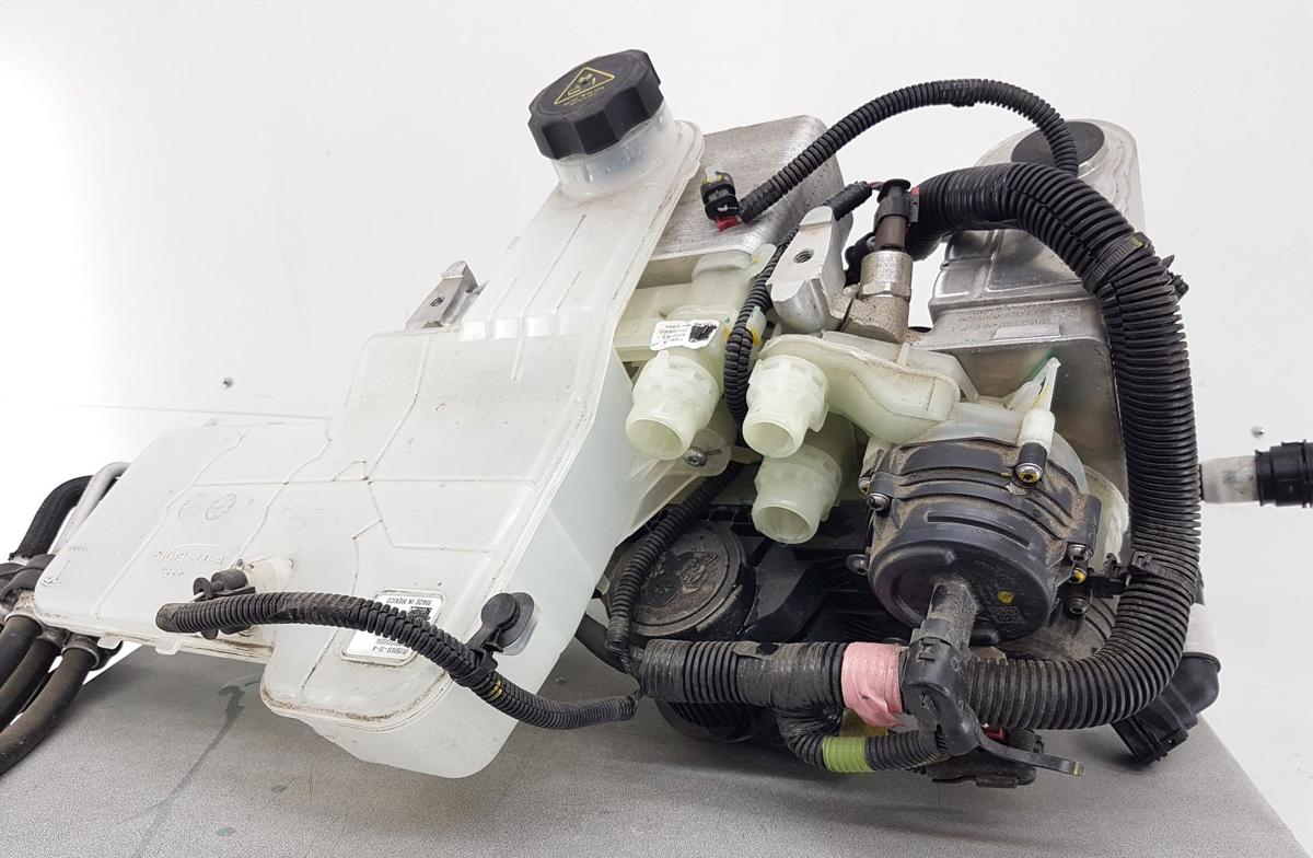Tesla Model X W&auml;rmetauscher Bj2022 1752119-03-B Super Manifold