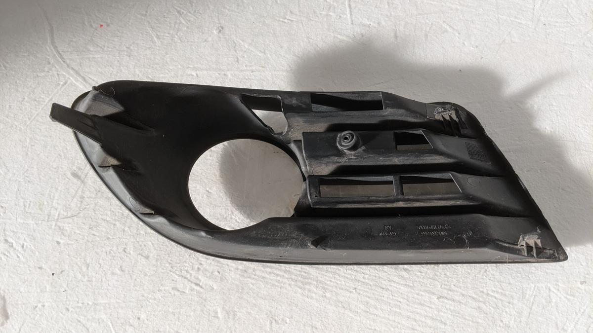 Satz original Gitter für Stoßfänger vorn Luftgitter Ziergitter VW Golf Plus 5M