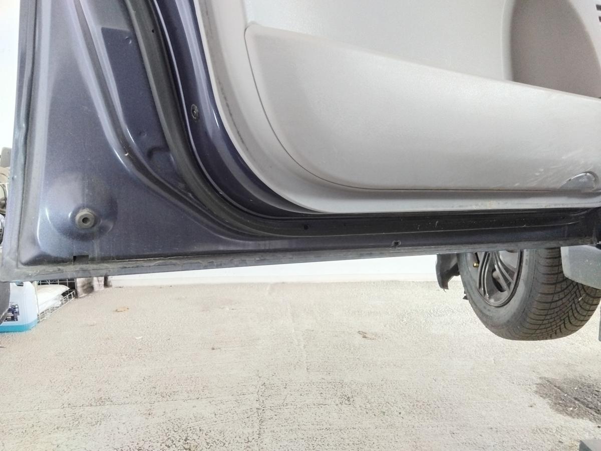 Mitsubishi Grandis Tür vorn links Fahrertür T65 deepblue perl. BJ2004