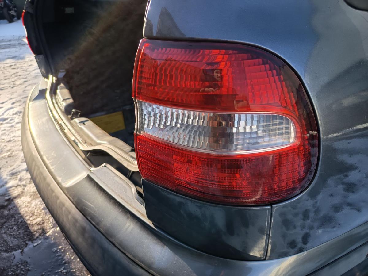 Volvo V40 original R&uuml;ckleuchte rechts Heck/Schluss/Licht Bj 2001