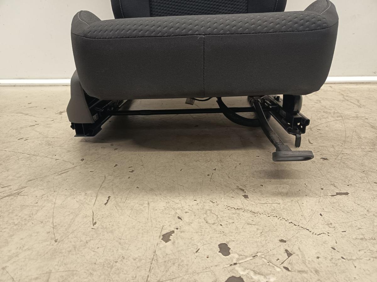 VW Polo VI AW orig Sitz vorn rechts Beifahrerseite Titanschwarz Quarz Bj 2021