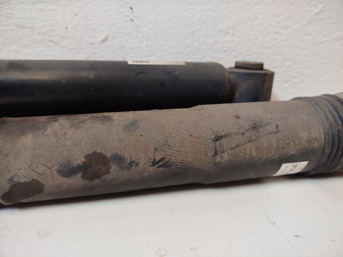 VW Golf 8 VIII CD Variant Satz Stossd&auml;mpfer Hinterachse links rechts Kombi OEM