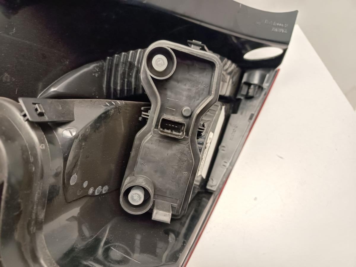 Renault Megane II 2 5trg Limo orig R&uuml;ckleuchte Heckleuchte rechts Bj 04