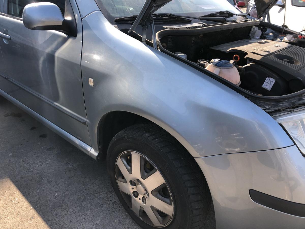 Skoda Fabia 6Y Kotfl&uuml;gel vorn rechts Beifahrerseite LF7U Stone Grey Metallic