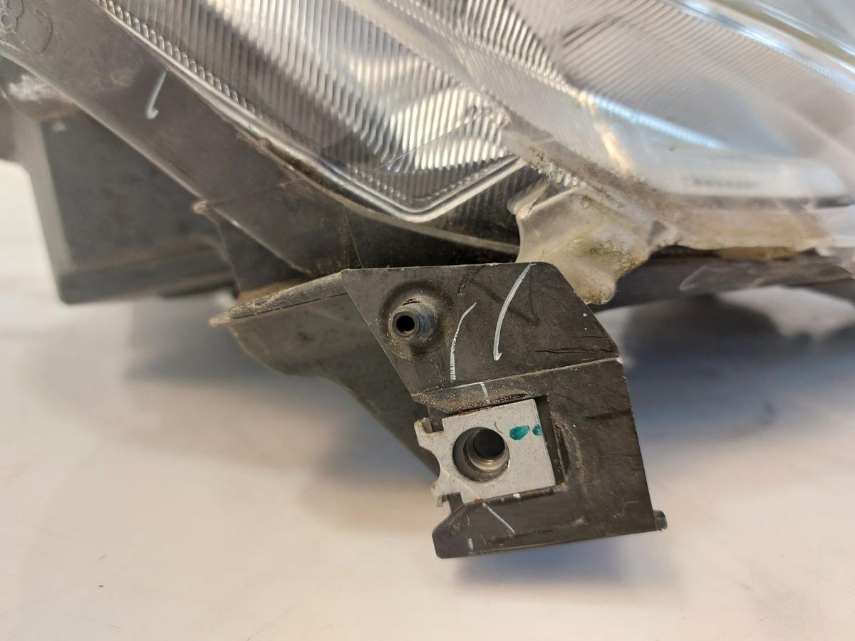 Nissan Micra K13 Scheinwerfer Hauptscheinwerfer vorn rechts Kratzer Streuscheibe