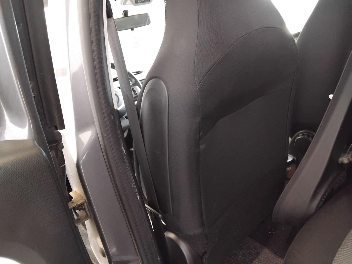 Renault Twingo 3 original Sitz vorn links Fahrersitz Stoff grau beheizt BJ2018