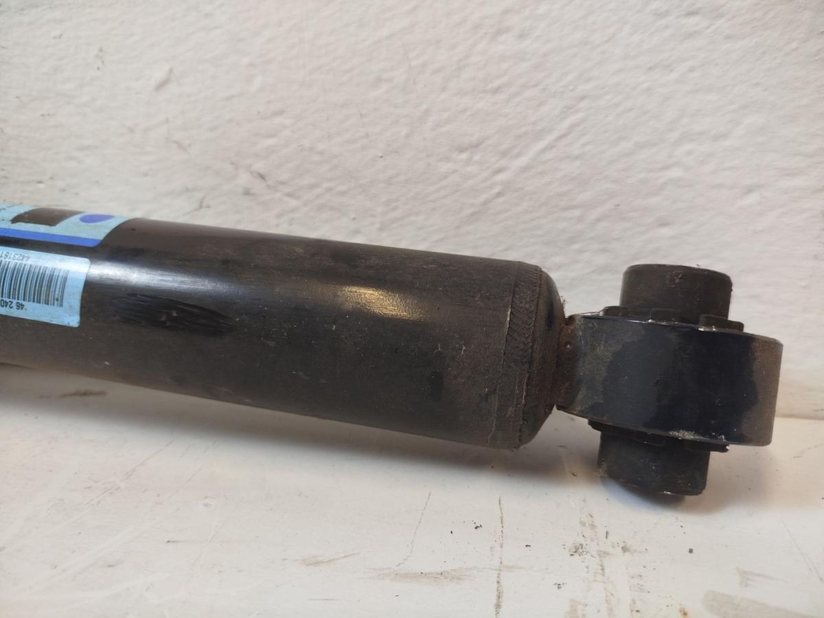 NIO EL6 Elektro SUV D&auml;mpfer Sto&szlig;d&auml;mpfer hinten rechts Hinterachsd&auml;mpfer