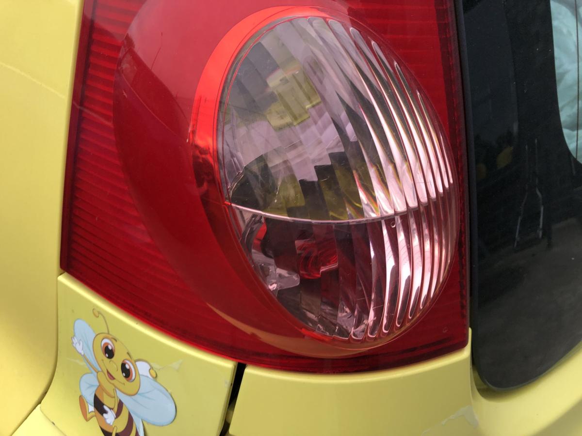 Peugeot 107 Typ P R&uuml;ckleuchte links R&uuml;cklicht Heckleuchte Schlusslicht