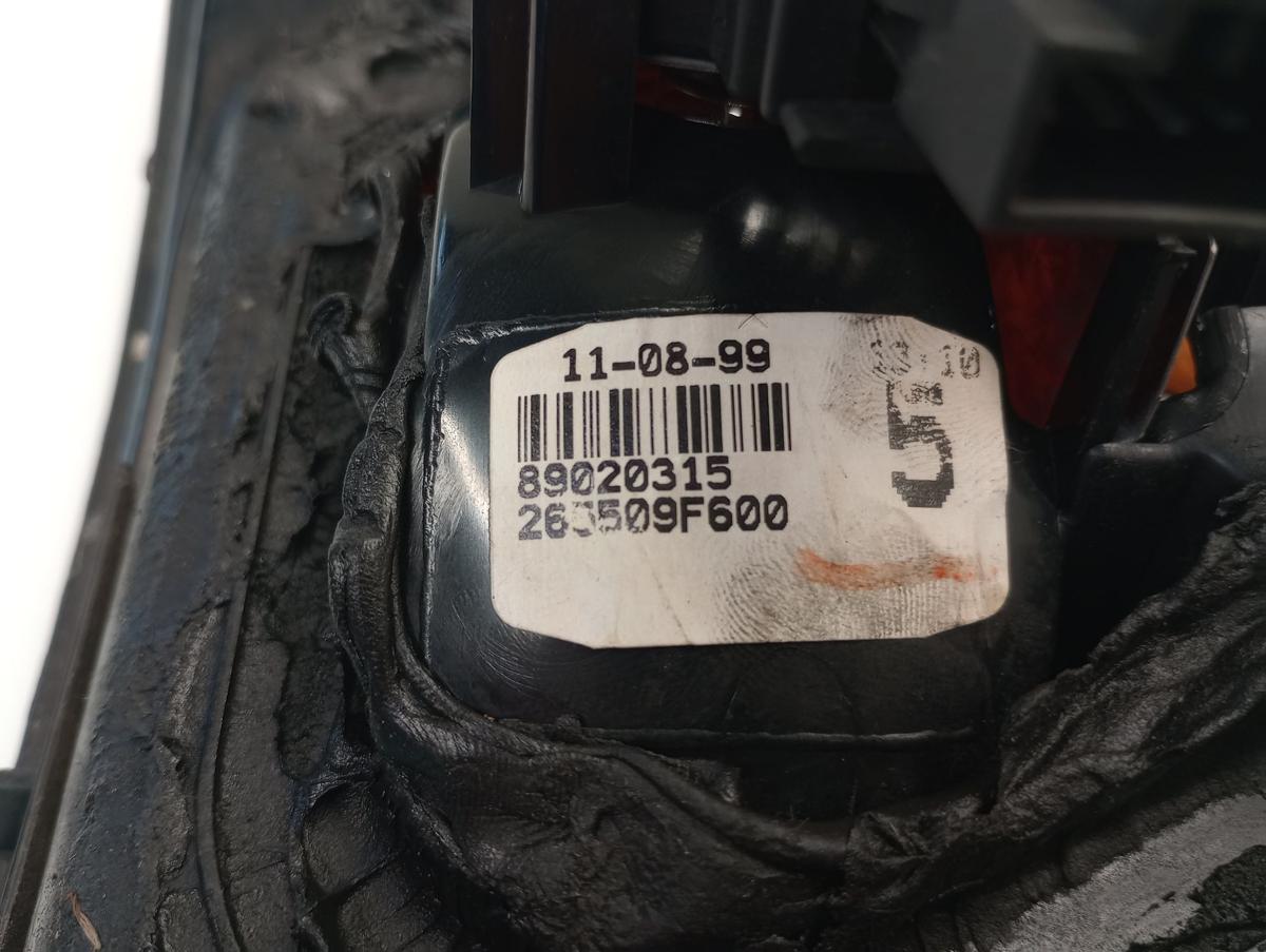 Nissan Primera P11 orig Rückleuchte/Rücklicht links Bj 2001 Facelift 89026085