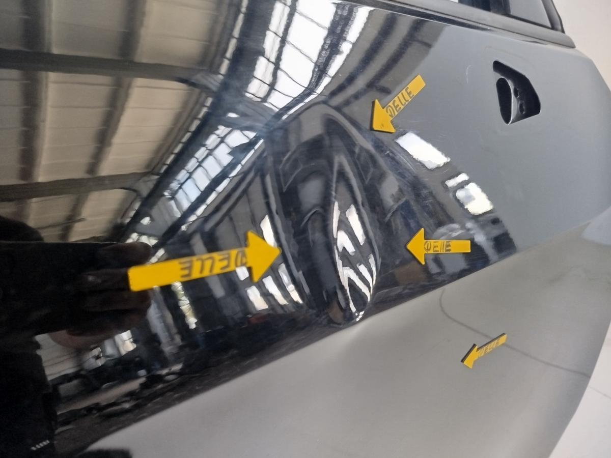 Audi Q2 Typ AG Tür vorn rechts Beifahrertür Rohbau beschädigt LY9B schwarz