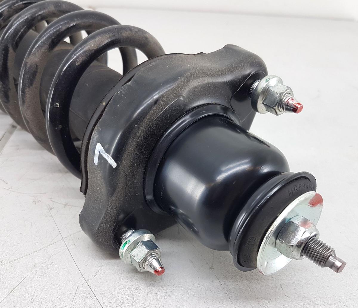 Mitsubishi Eclipse Cross Federbein hinten links Bj2023 56210W110P 2,4 72kw 4WD