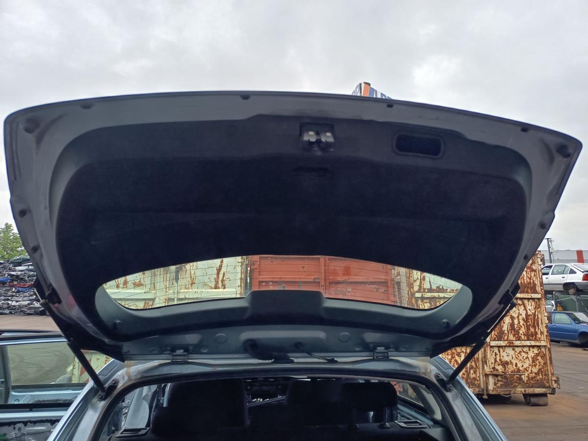 Toyota Auris E18 Limo original Heckklappe mit Scheibe 8N0 Arktisblau Bj2013