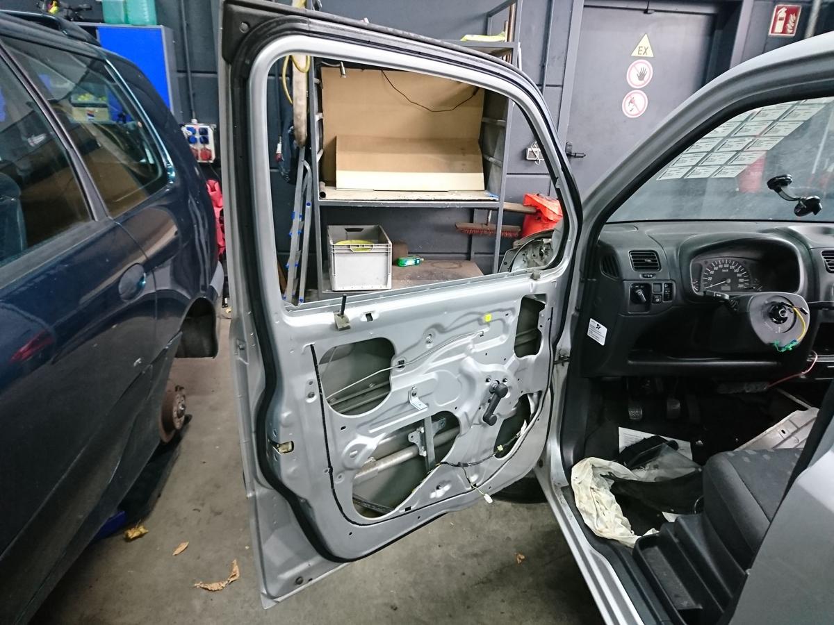 Opel Agila A orig Roh Tür vorn links Z157 Starsilber Bj 2004