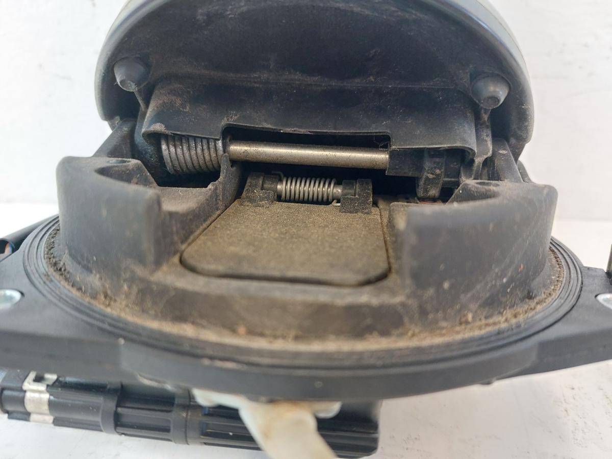 VW Passat CC &Ouml;ffner Griff Bet&auml;tigung Taster Heckklappe mit R&uuml;ckfahrkamera