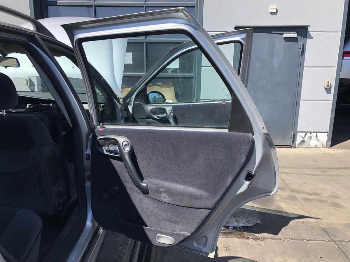 Opel Vectra B Caravan original Tür hinten rechts Fond L147 Starsilber Bj 2001