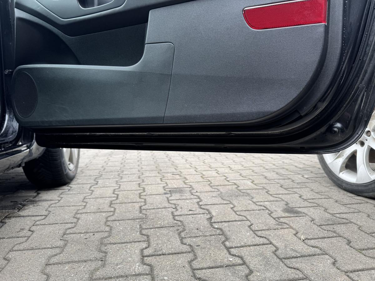 Kia Pro Ceed original T&uuml;r vorn rechts 1K Black Pearl Rohbau Bj.2010