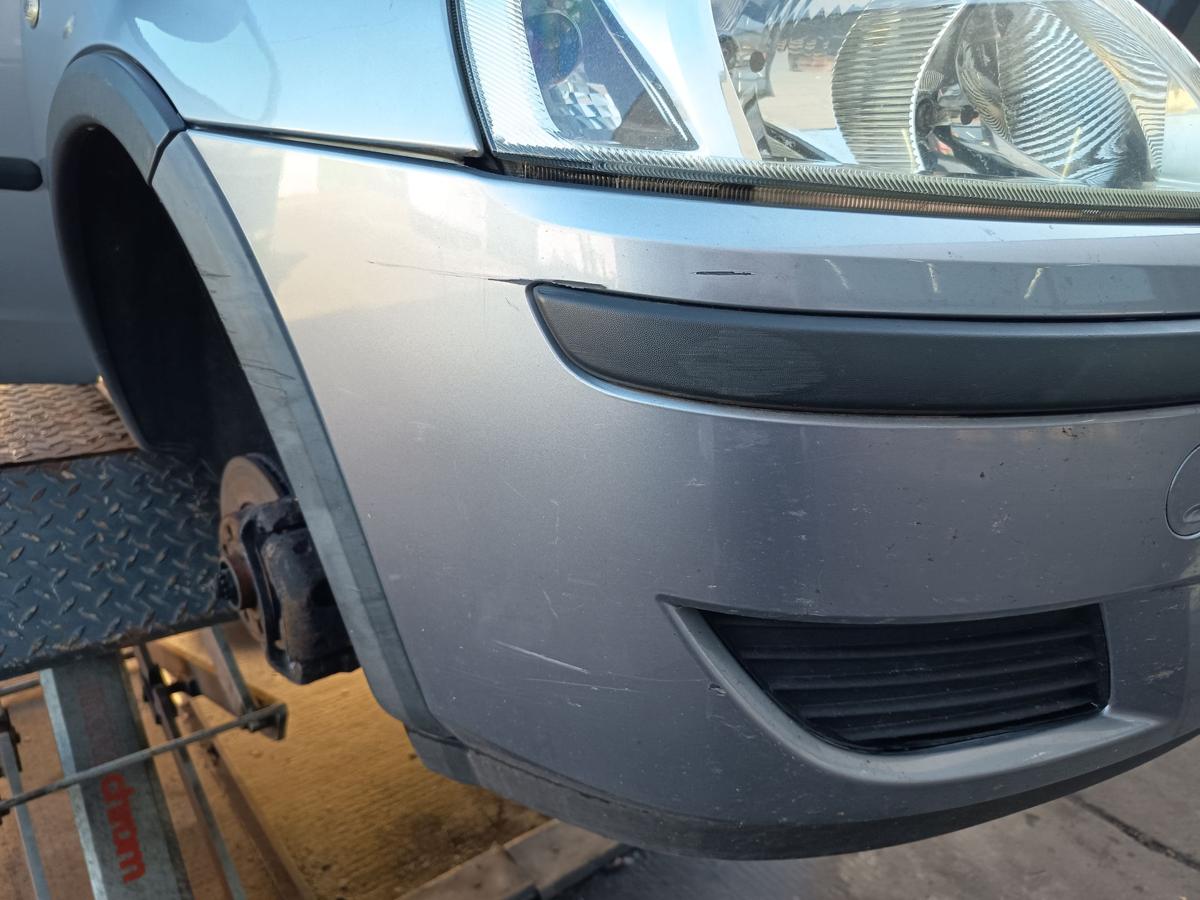 Opel Corsa C original Sto&szlig;stange F&auml;nger vorn Front Z163 Lichtsilber Bj 2004