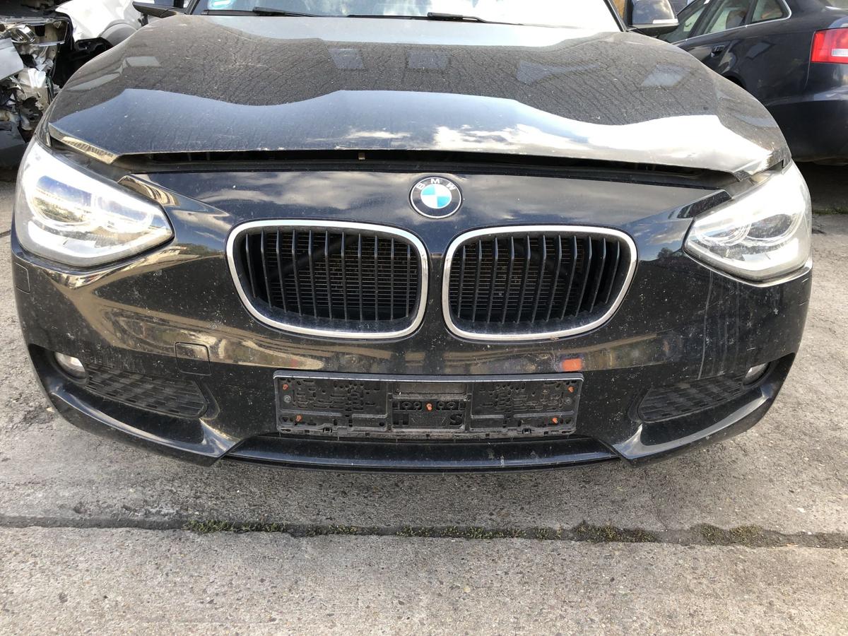 BMW 1er F20 Stoßfänger vorn Frontstoßstange Nebel SWRA 475 Blacksaphire Metallic