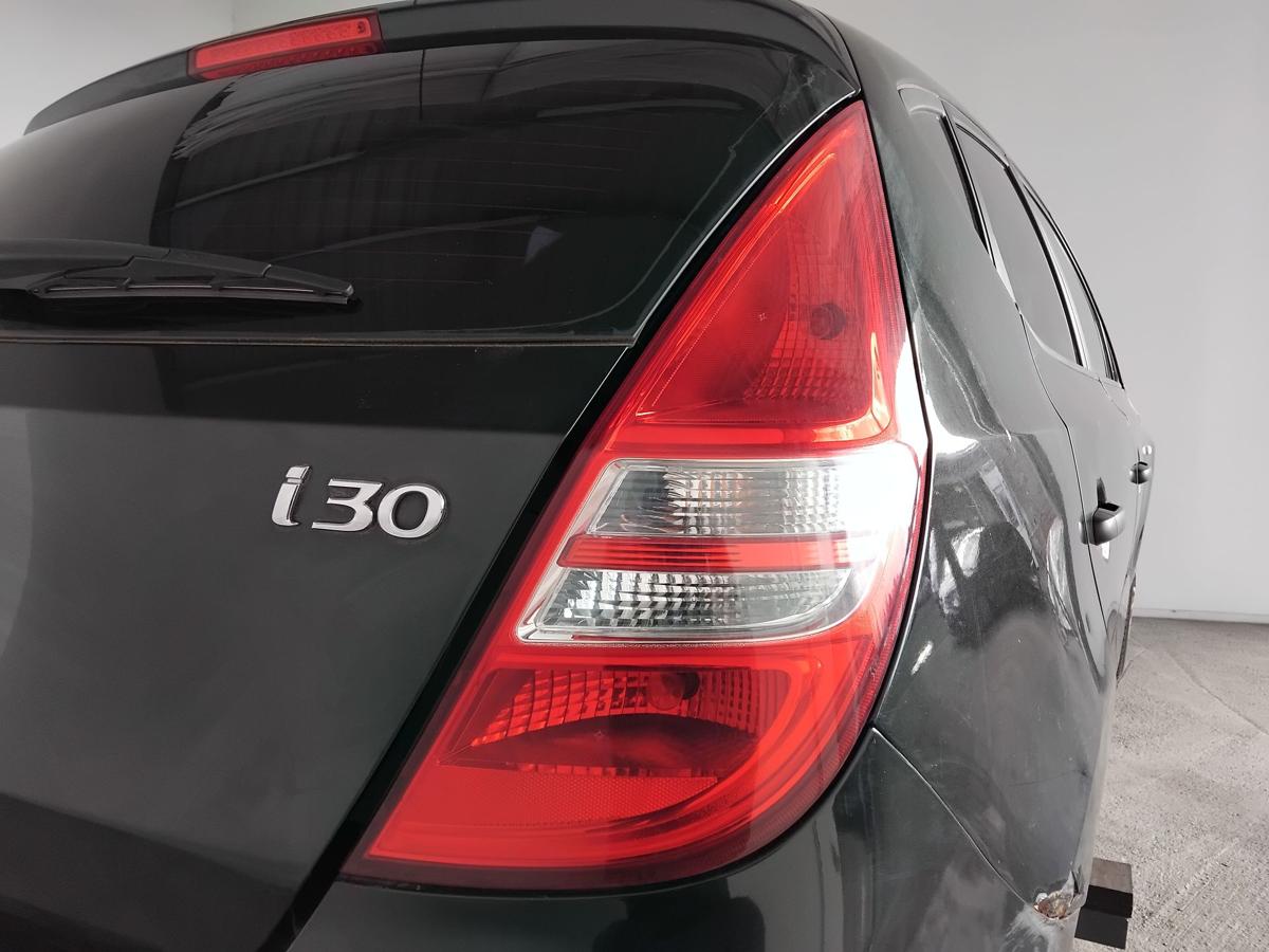 Hyundai i30 FD original R&uuml;ckleuchte Heckleuchte rechts Flie&szlig;heck BJ2008