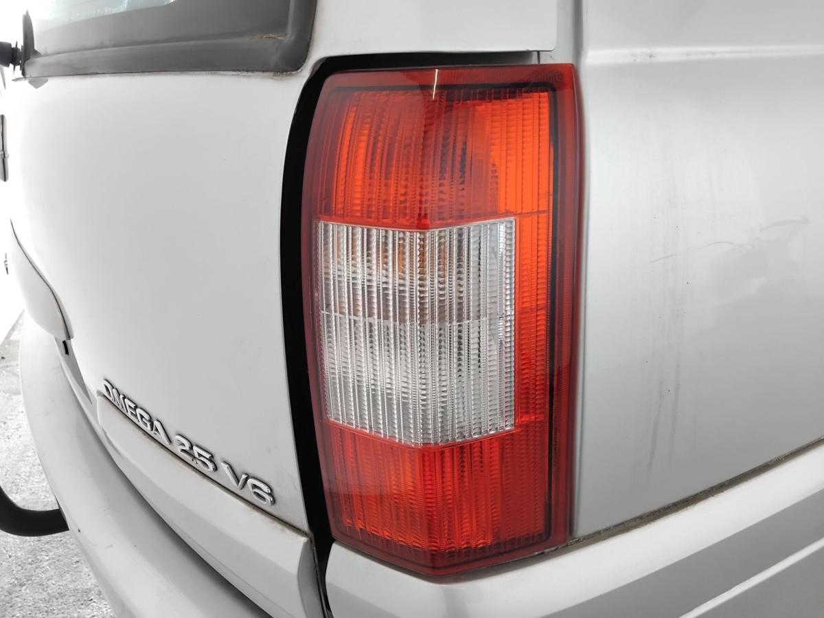 Opel Omega B Kombi original R&uuml;ckleuchte Heckleuchte rechts Facelift BJ1999