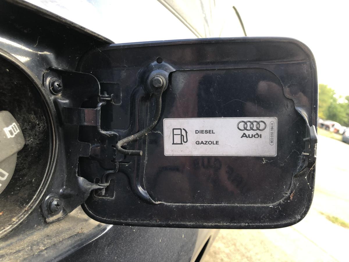 Audi A4 8H B6 Cabrio Tankklappe Tankdeckel Tankverschluss LZ5J Moroblaumetallic