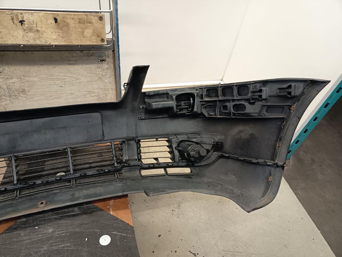 VW Passat 3B6 original Sto&szlig;stange vorne LC9Z Black Magic Metallic Baujahr 2002