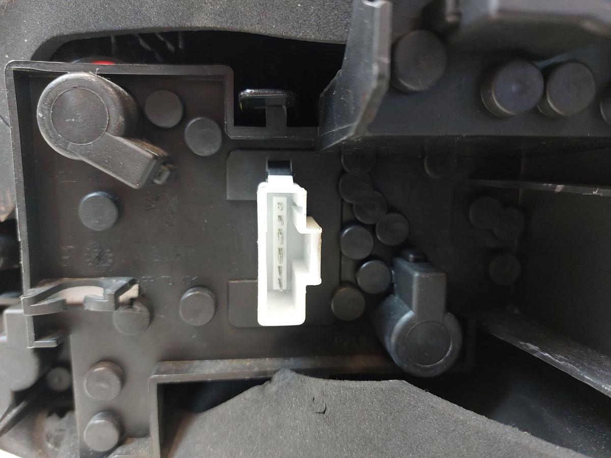 Peugeot 407 6D 6E R&uuml;ckleuchte links Limo R&uuml;cklicht R&uuml;ckscheinwerfer Depo