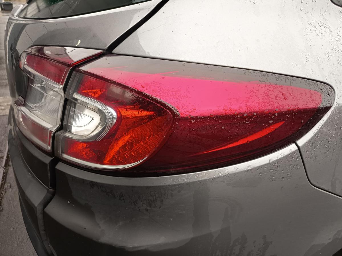 Renault Megane III Kombi orig Rückleuchte außen rechts vor Facelift Bj 2010