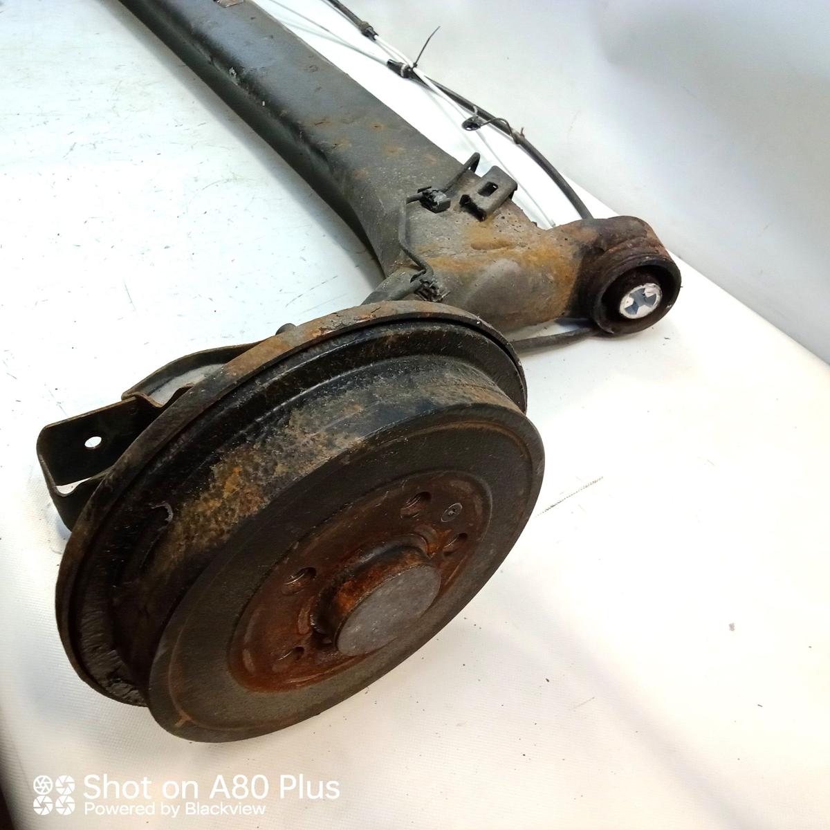 VW Polo 9N3 Hinterachse komplett trommelgebremst mit ABS BJ2006