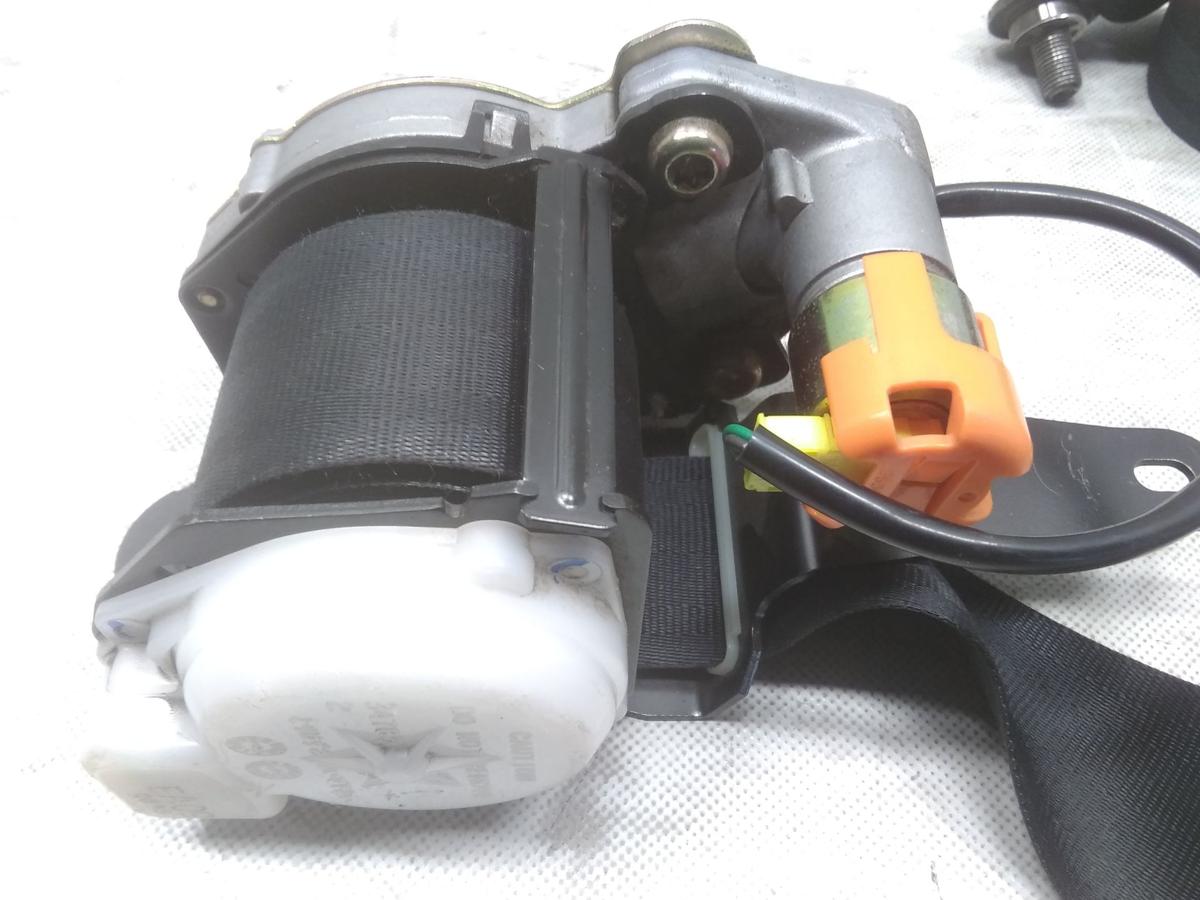 Lexus IS200 BJ2000 Gurt Sicherheitsgurt vorn links