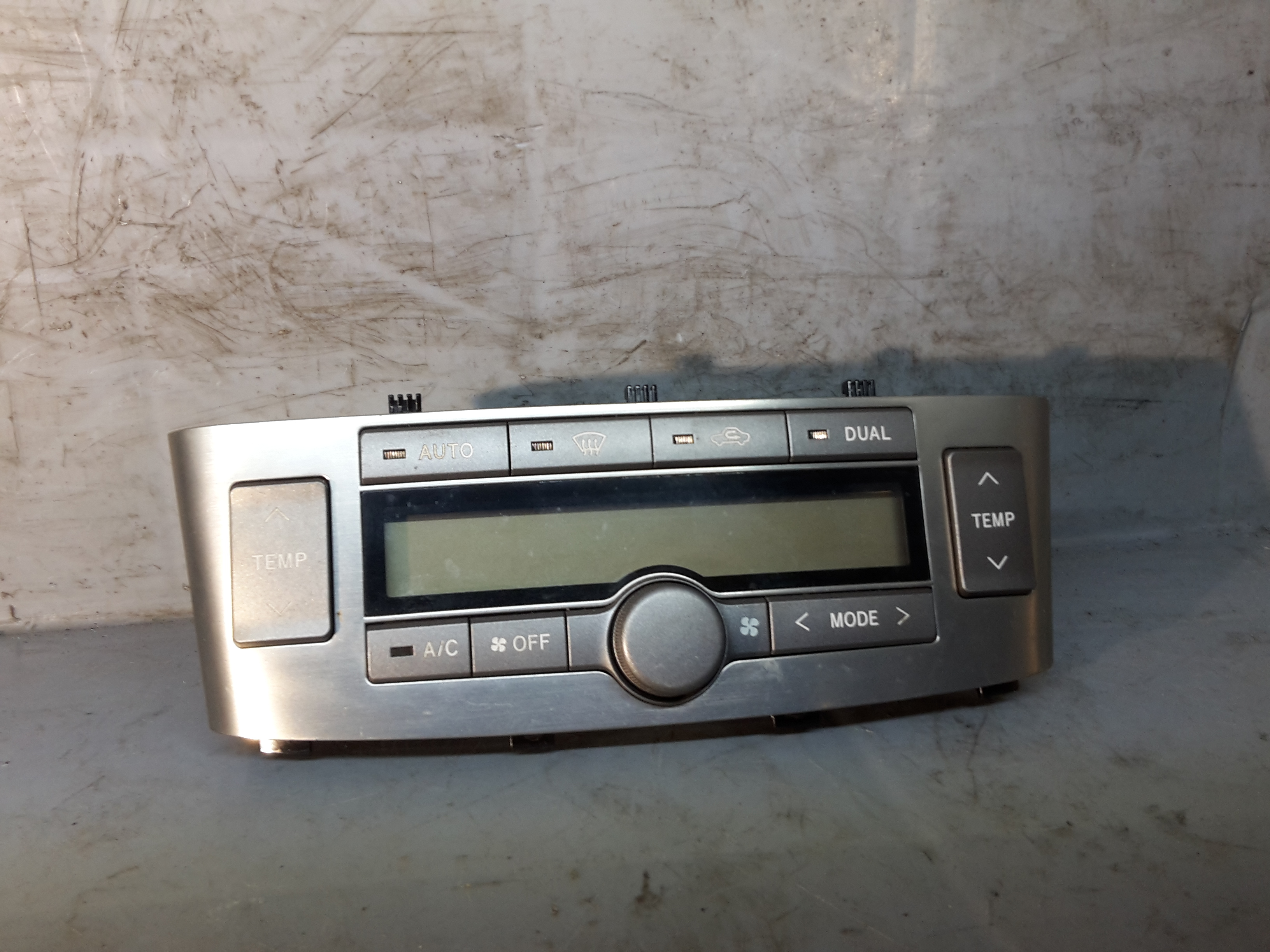 Toyota Avensis Kombi T25 Bj. 2004 org. Bedienelement f&uuml;r Klimaanlage-, automatik