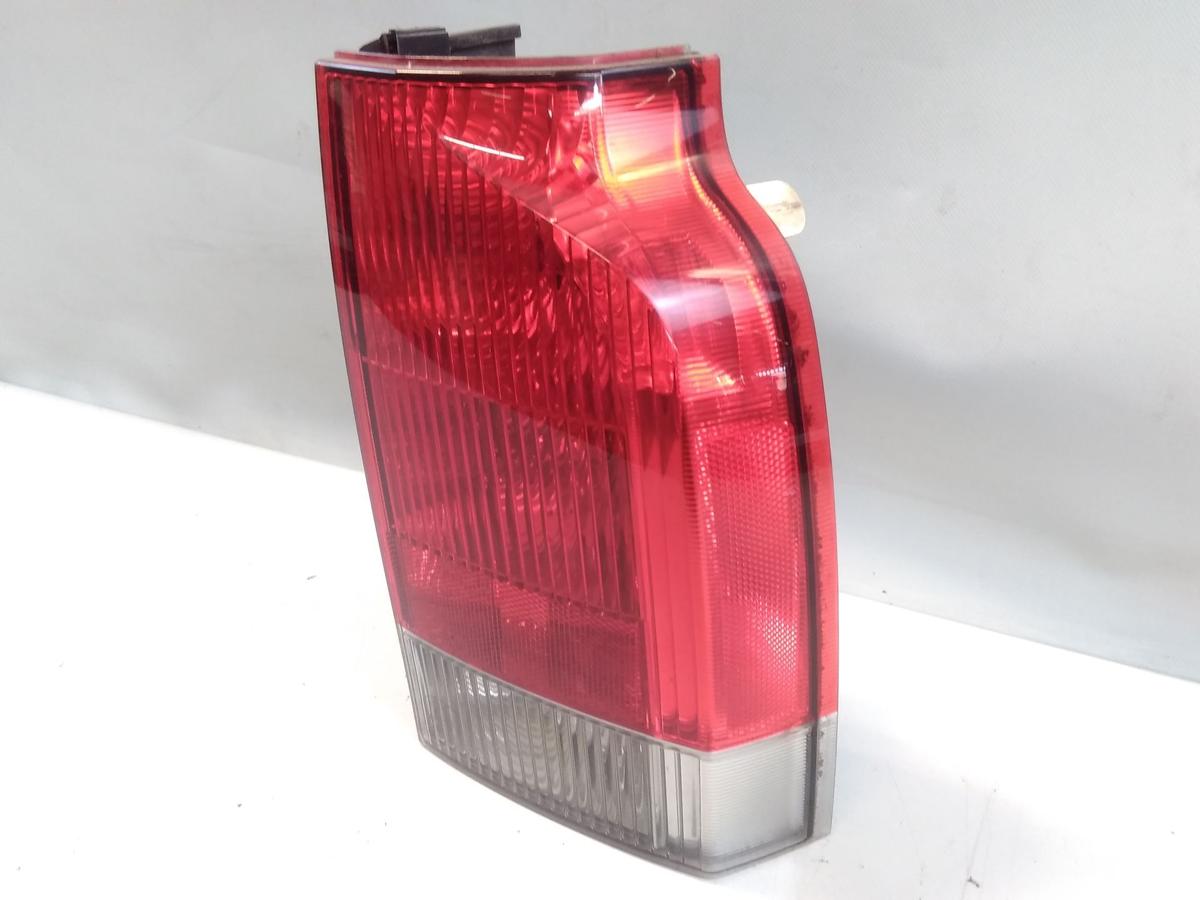 Volvo V70 II Kombi original R&uuml;ckleuchte Heckleuchte rechts unten Bj.2002