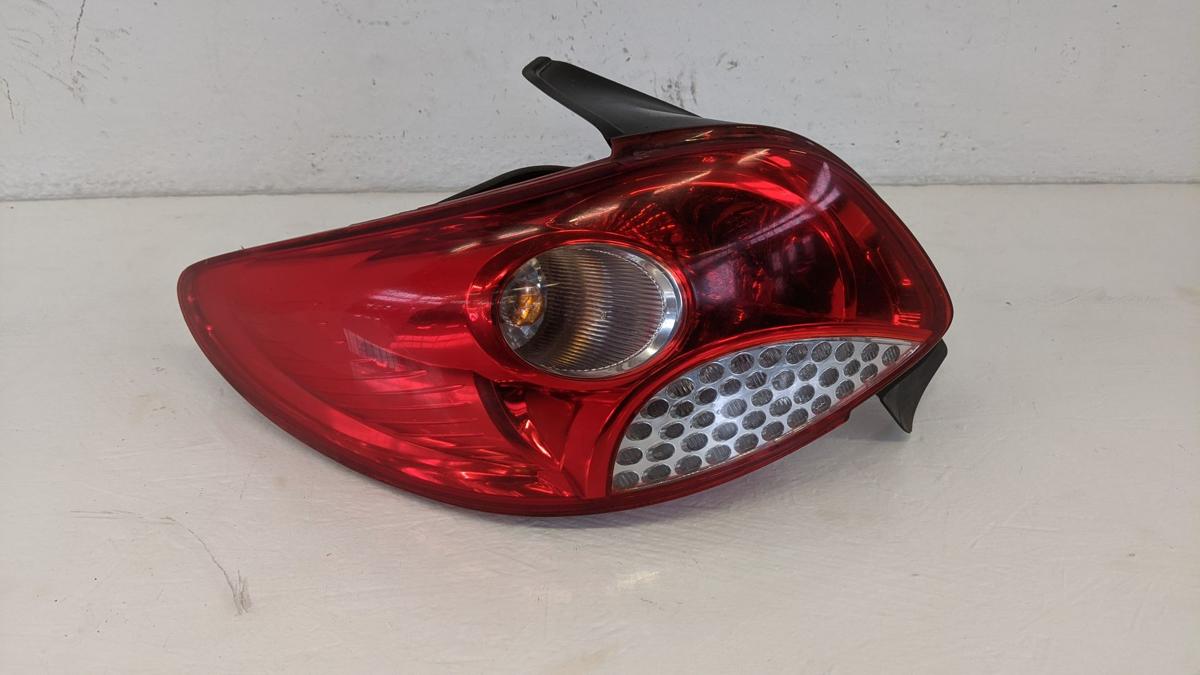 Rückleuchte Rücklicht links Schlusslicht Peugeot 206 Plus +