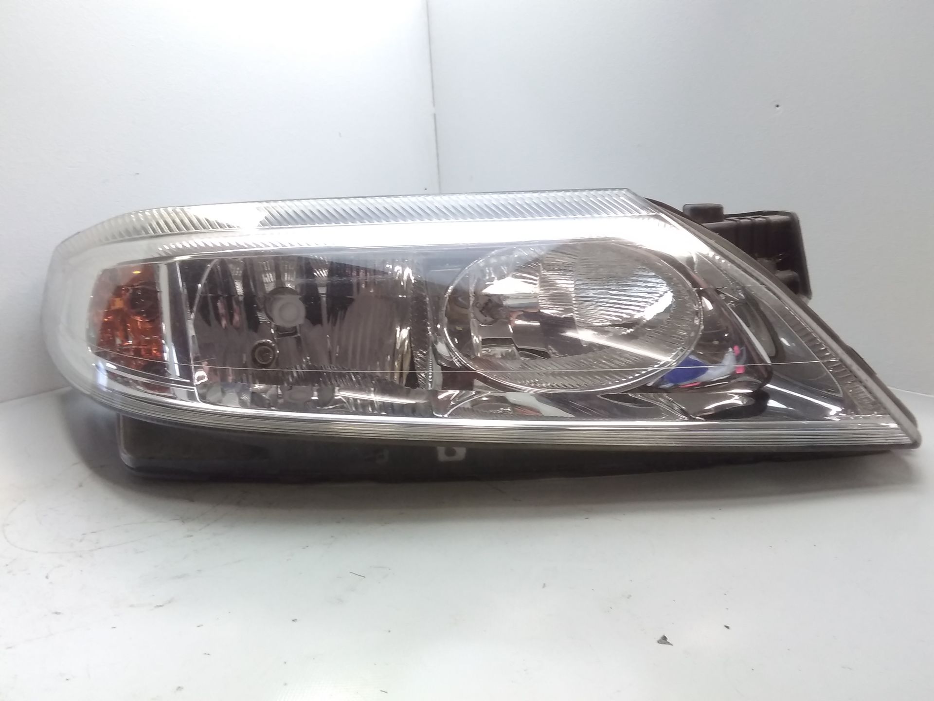 Renault Laguna 2 original Scheinwerfer vorn rechts Halogen mit LWR Bj.2004