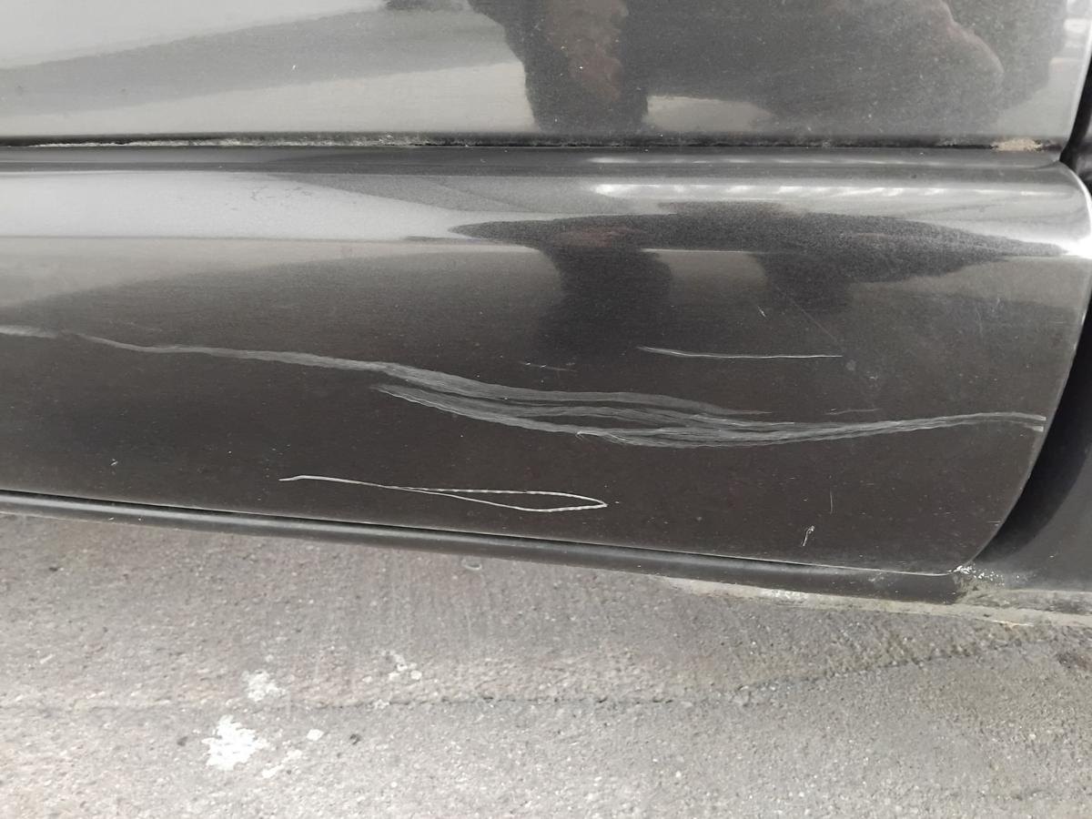 Opel Vivaro A Tür vorn links Fahrertür mitternachtschwarzmetallic L298 BJ2003