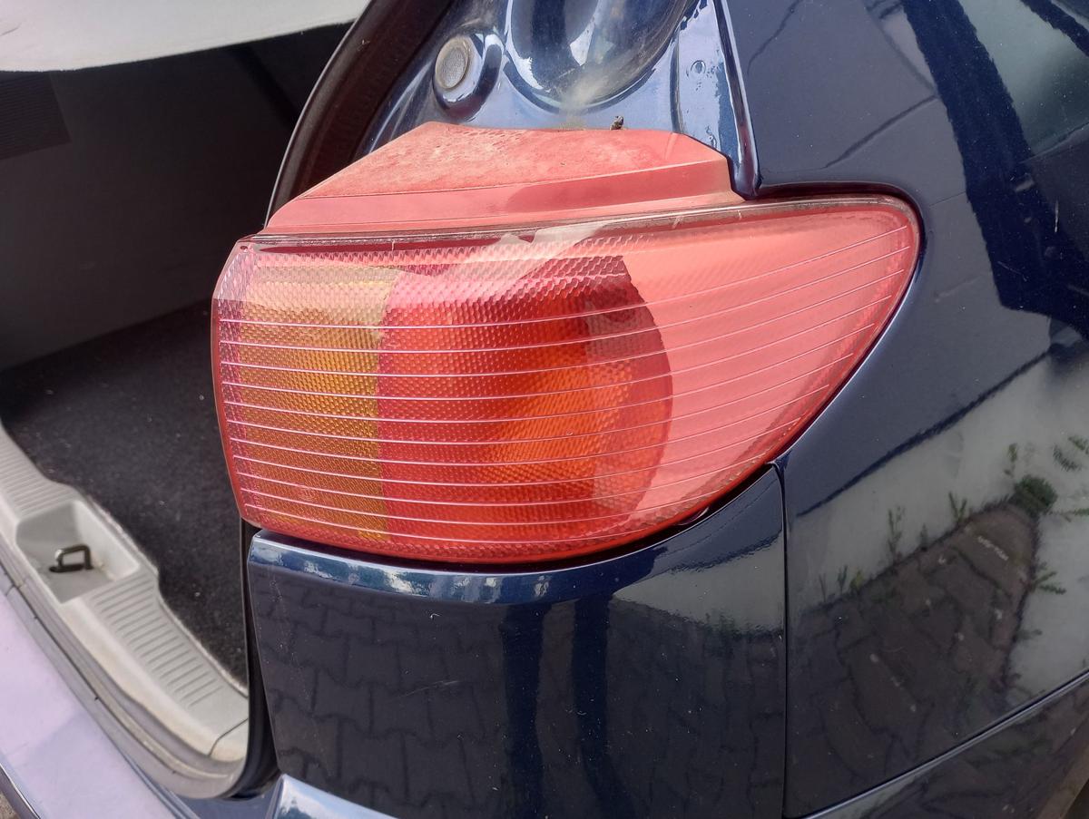 Mazda 2 DY orig Rückleuchte rechts außen Heckleuchte bis Bj 2005