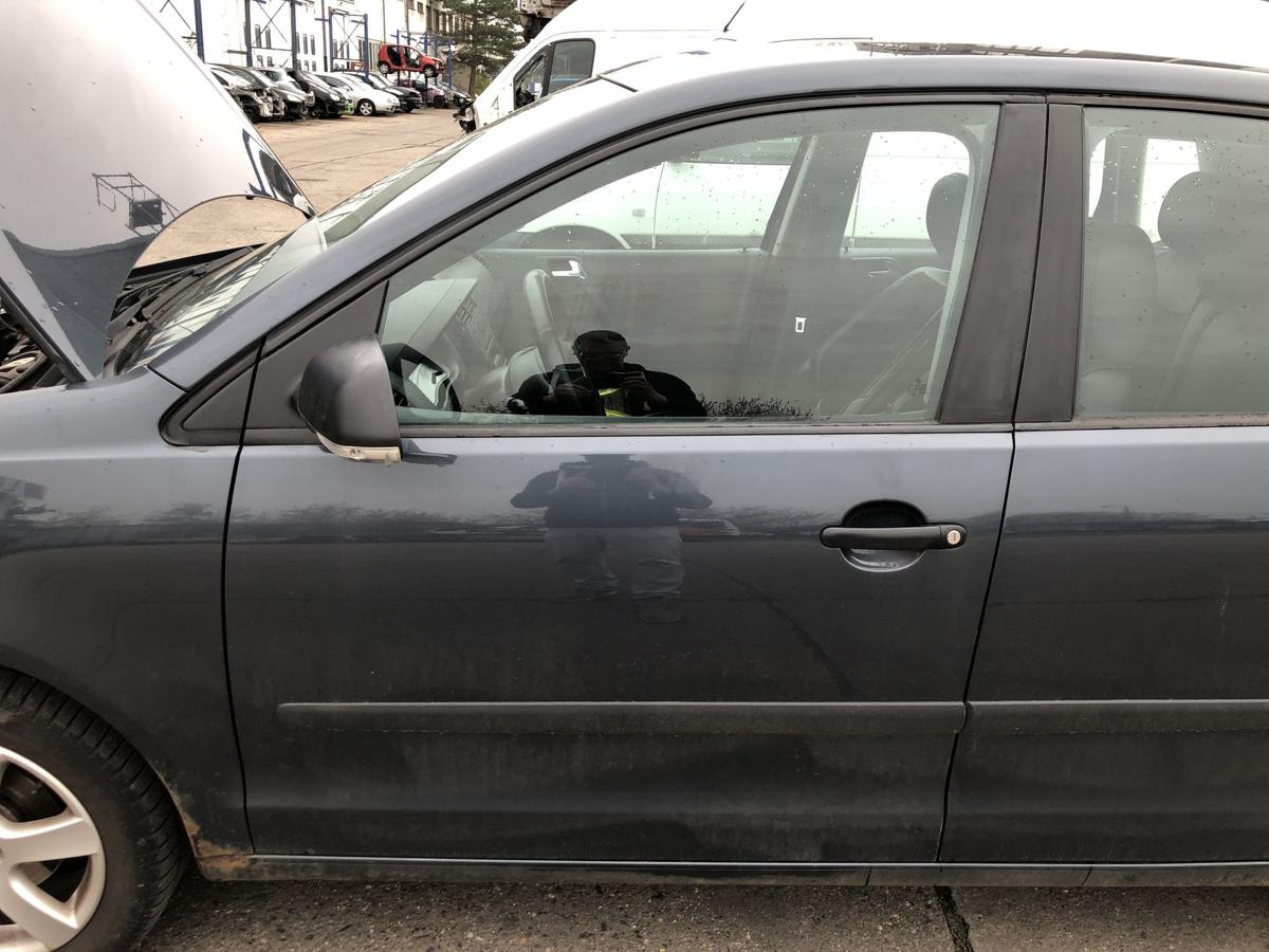 VW Polo 9N3 T&uuml;r vorn links Fahrert&uuml;r im Rohbau 5 t&uuml;rer LC7V grau auch 9N1