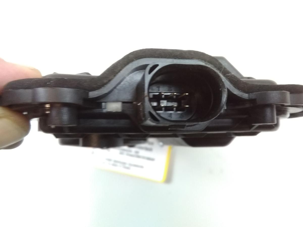 VW Phaeton GP4 original Stellmotor Zuziehhilfe Softclose vorn rechts Bj.2015