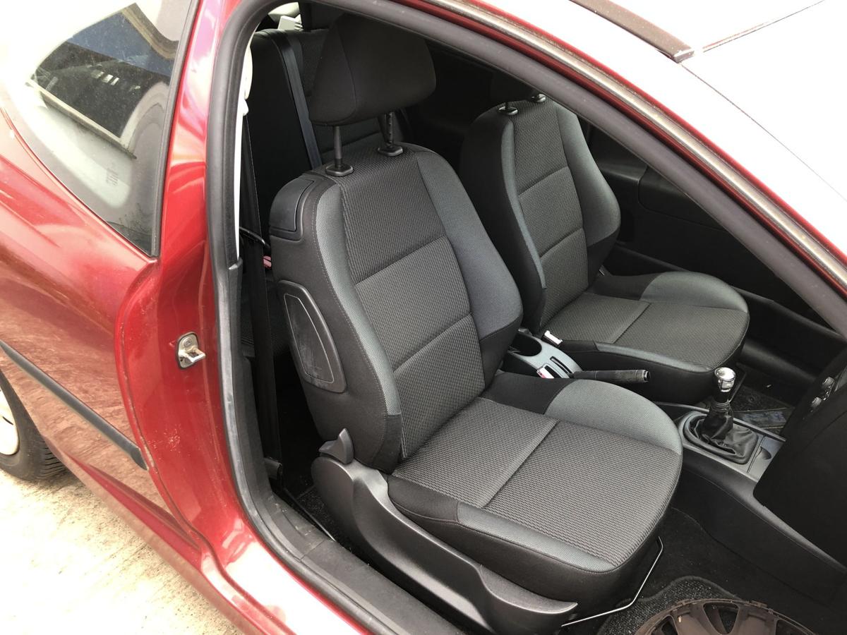 Peugeot 207 WA WC Sitz vorn rechts Beifahrersitz ohne Heizung Autositz Stoff