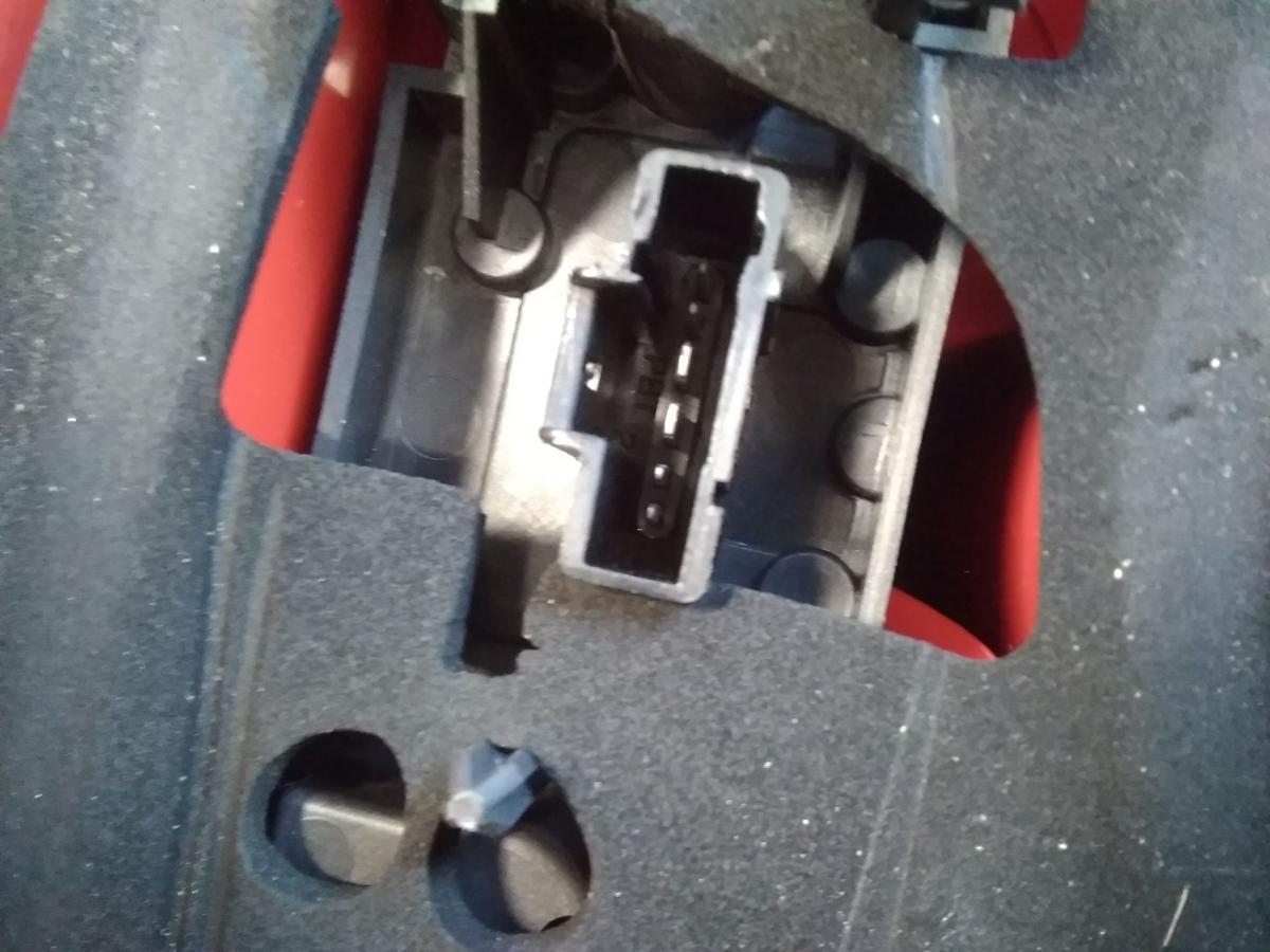 Peugeot 1007 original R&uuml;ckleuchte Schlussleuchte links BJ2007