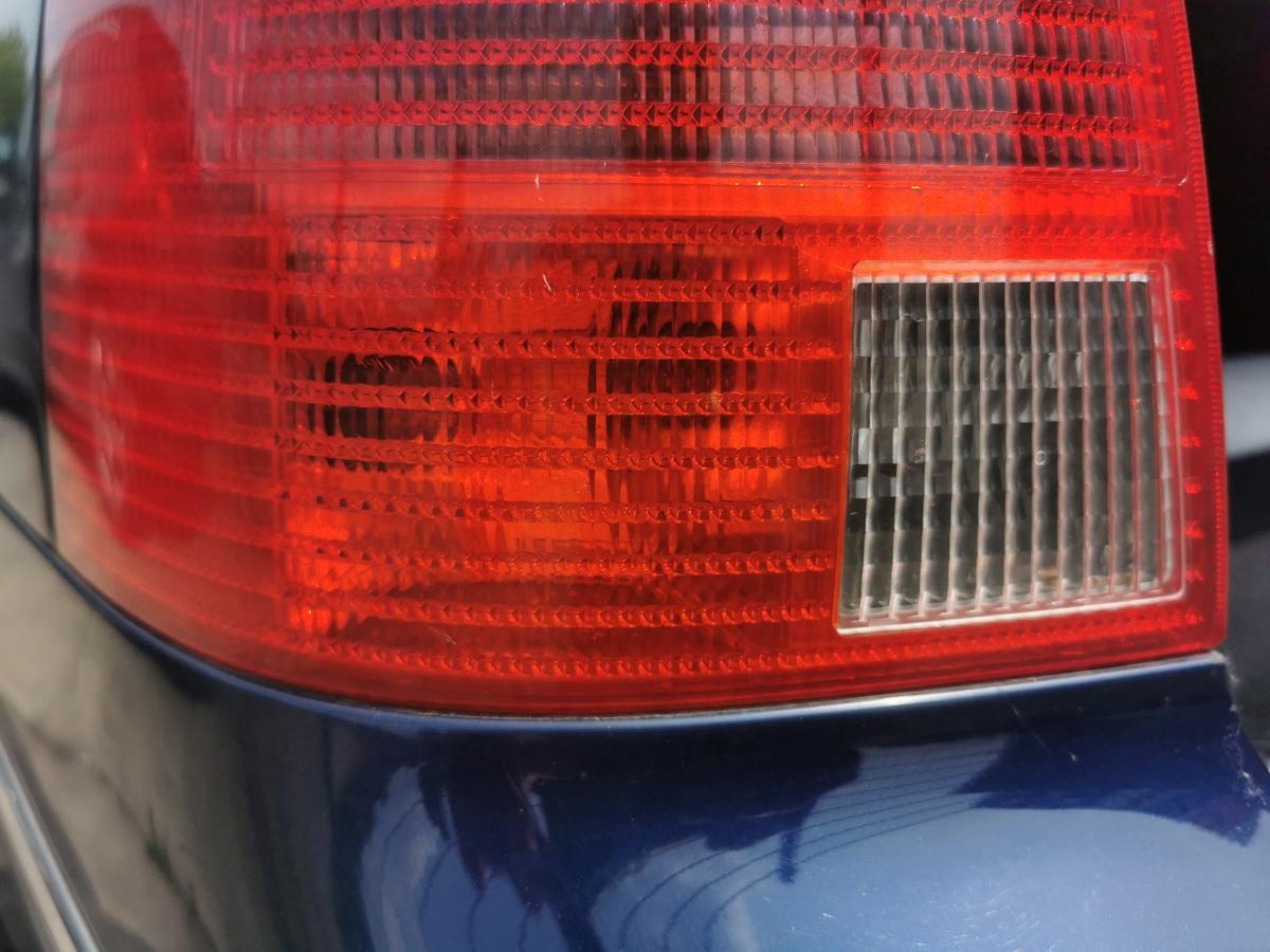 VW Bora 1J Variant Rückleuchte Schlussleuchte Rücklicht Lampe hinten links Kombi