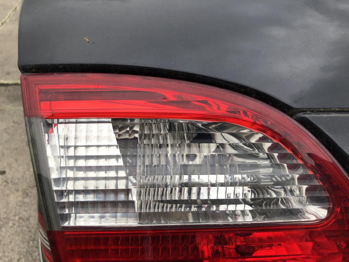 Mercedes E Klasse S211 Mopf R&uuml;ckleuchte innen links Heckklappe T Modell OEM