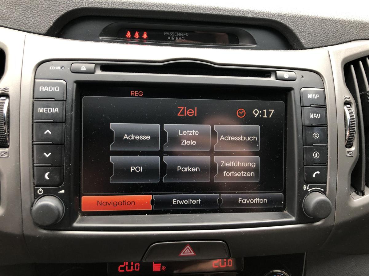 Kia Sportage SL Radio mit Navigationssystem Navi Originalteil kein Code dabei