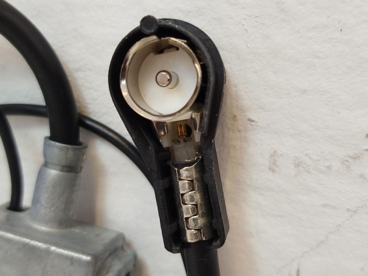 VW Golf 3 1H Verst&auml;rker Antenne Antennenverst&auml;rker OE