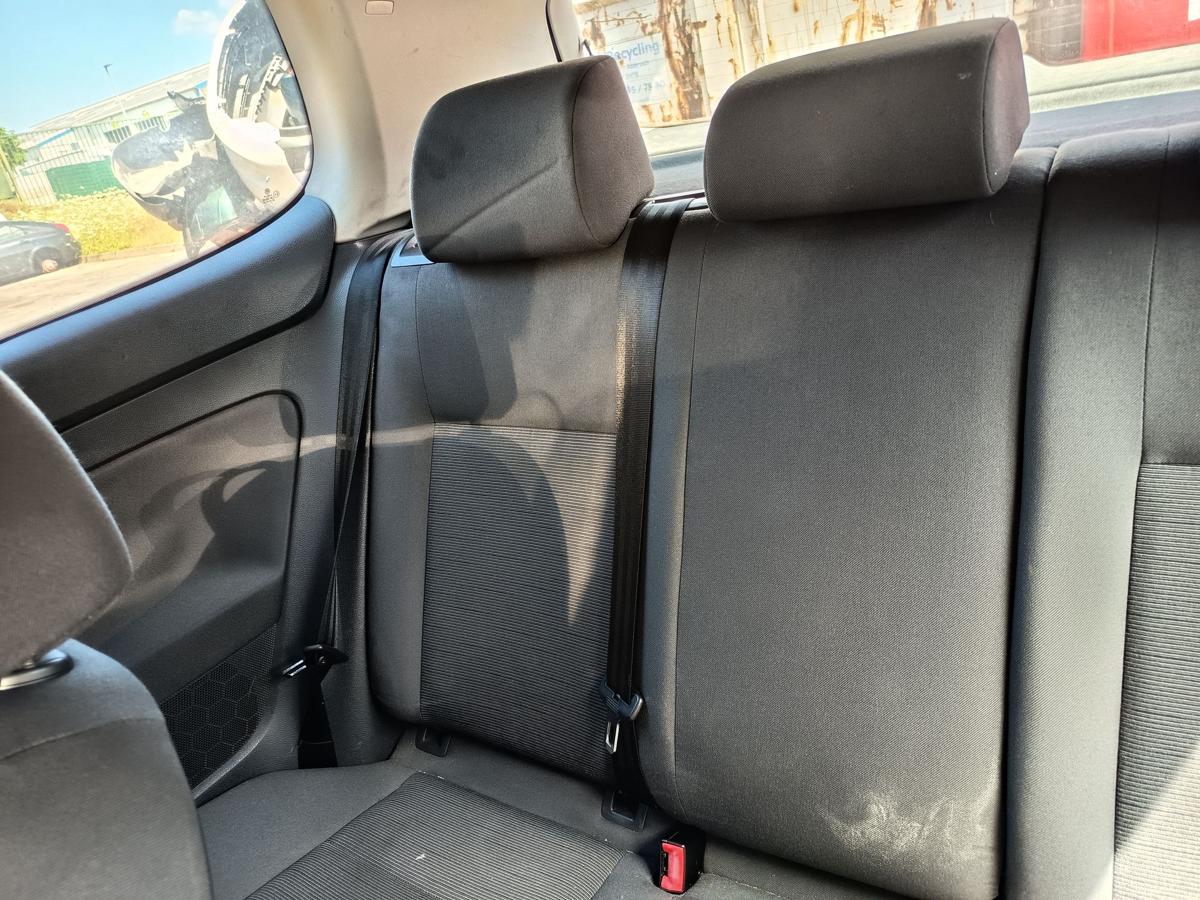 VW Golf V 3t&uuml;rer original R&uuml;cksitzbank Stoff anthrazit Bj 2003