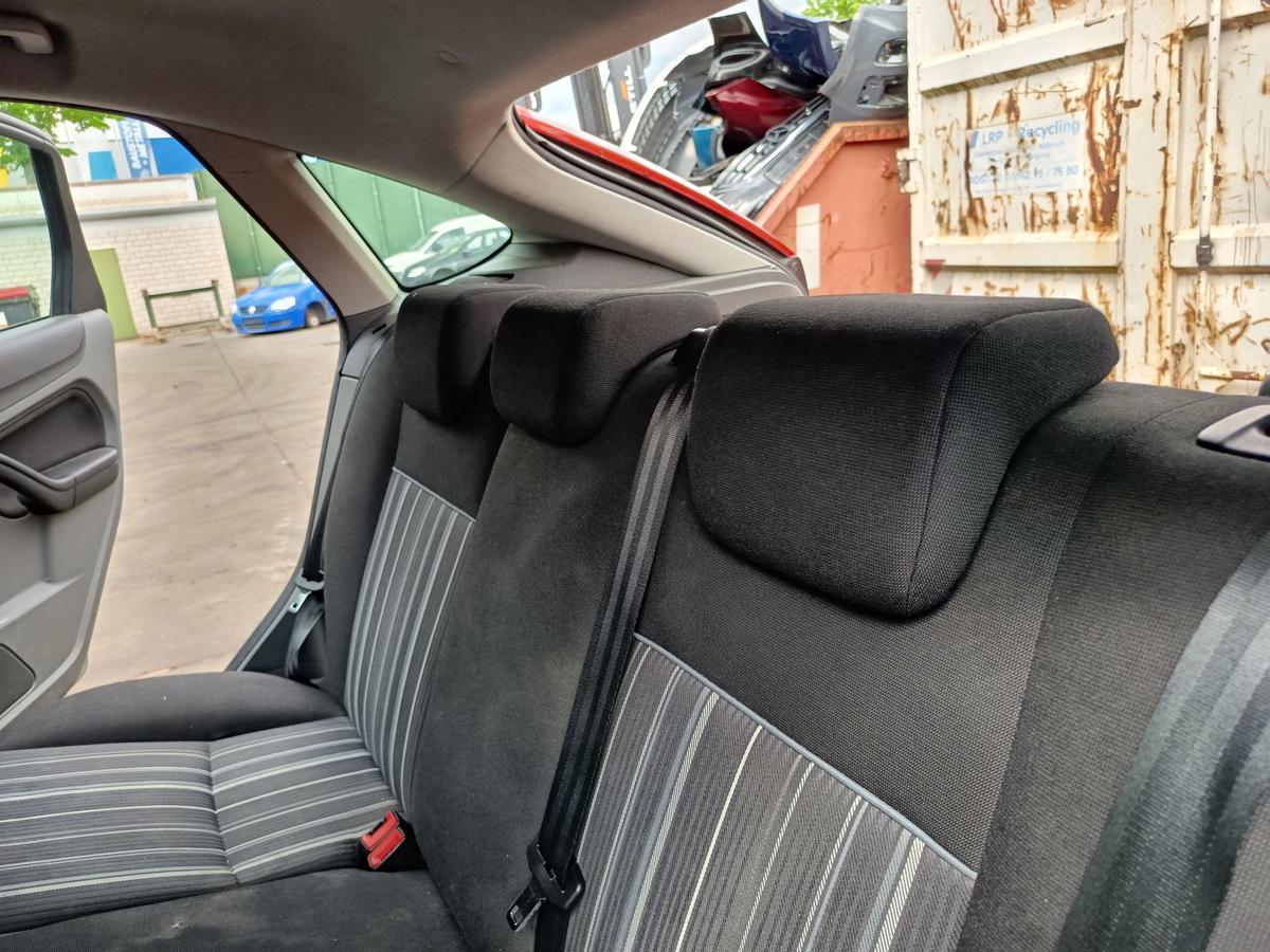 Ford Focus DA3 Flie&szlig;heck original R&uuml;cksitzbank Stoff anthrazitgrau Bj 2009