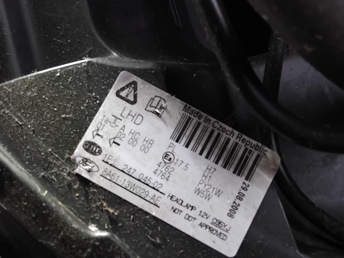 Ford Fiesta JA8 original Scheinwerfer rechts schwarz mit LWR BJ2009 8A6113W029AE
