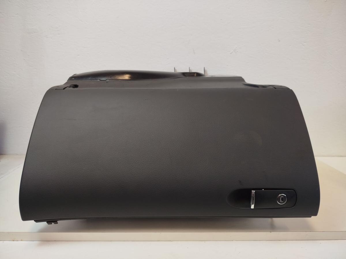 Audi A4 8E B6 Avant Handschuhfach rechts Handschuhkasten Schalttafelkasten